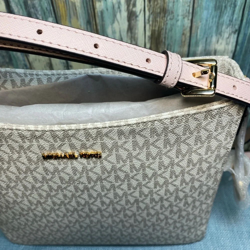 MICHAEL KORS JET SET TRAVEL LARGE LOGO MESSENGER BAG - Picture 6 of 9